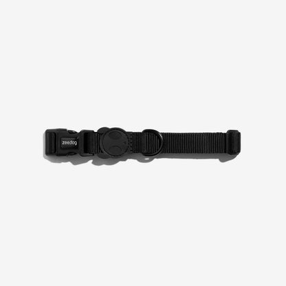 Side view of the Collar Gotham emphasizing its streamlined design and durability.