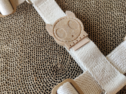 Close front view of the H-Harness Dune emphasizing its durable hardware and detailed stitching.