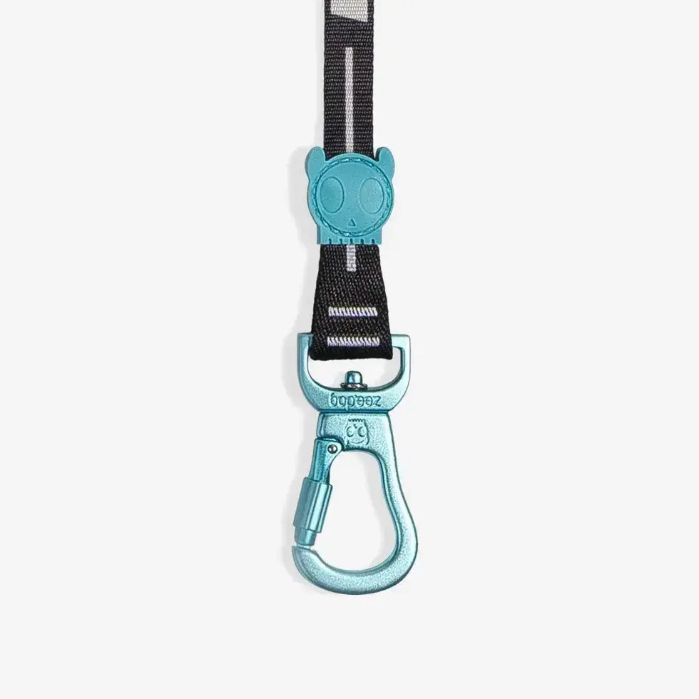 The Long Dog Leash features a secure tie that prevents tangles, keeps the leash organized, and creates a comfortable handle for easy grip.